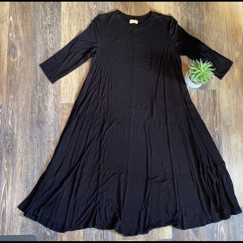 Black midi swing dress